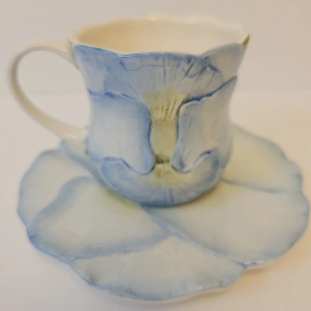 Vintage 1994 Heart & Home Desgns Blue Tulip Design Teacup And Saucer